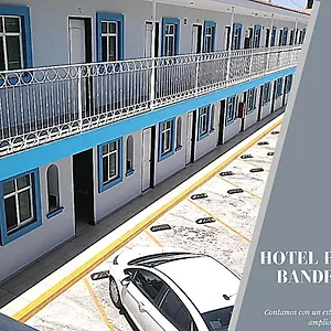 Plaza Bandera Revolución Hotel